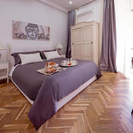 نابولي B&B Palazzo Satriano الغرفة الصورة