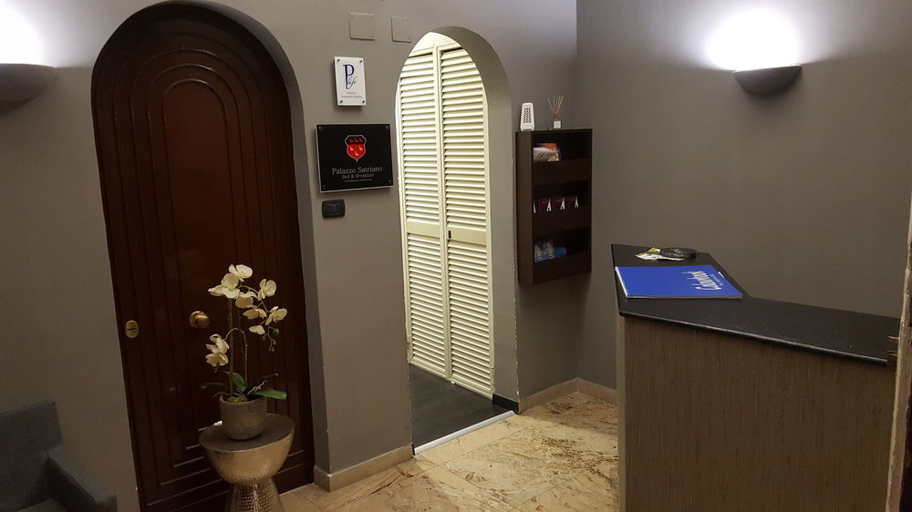 نابولي B&B Palazzo Satriano المظهر الخارجي الصورة