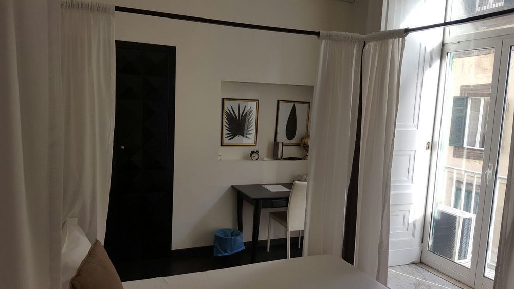 نابولي B&B Palazzo Satriano المظهر الخارجي الصورة