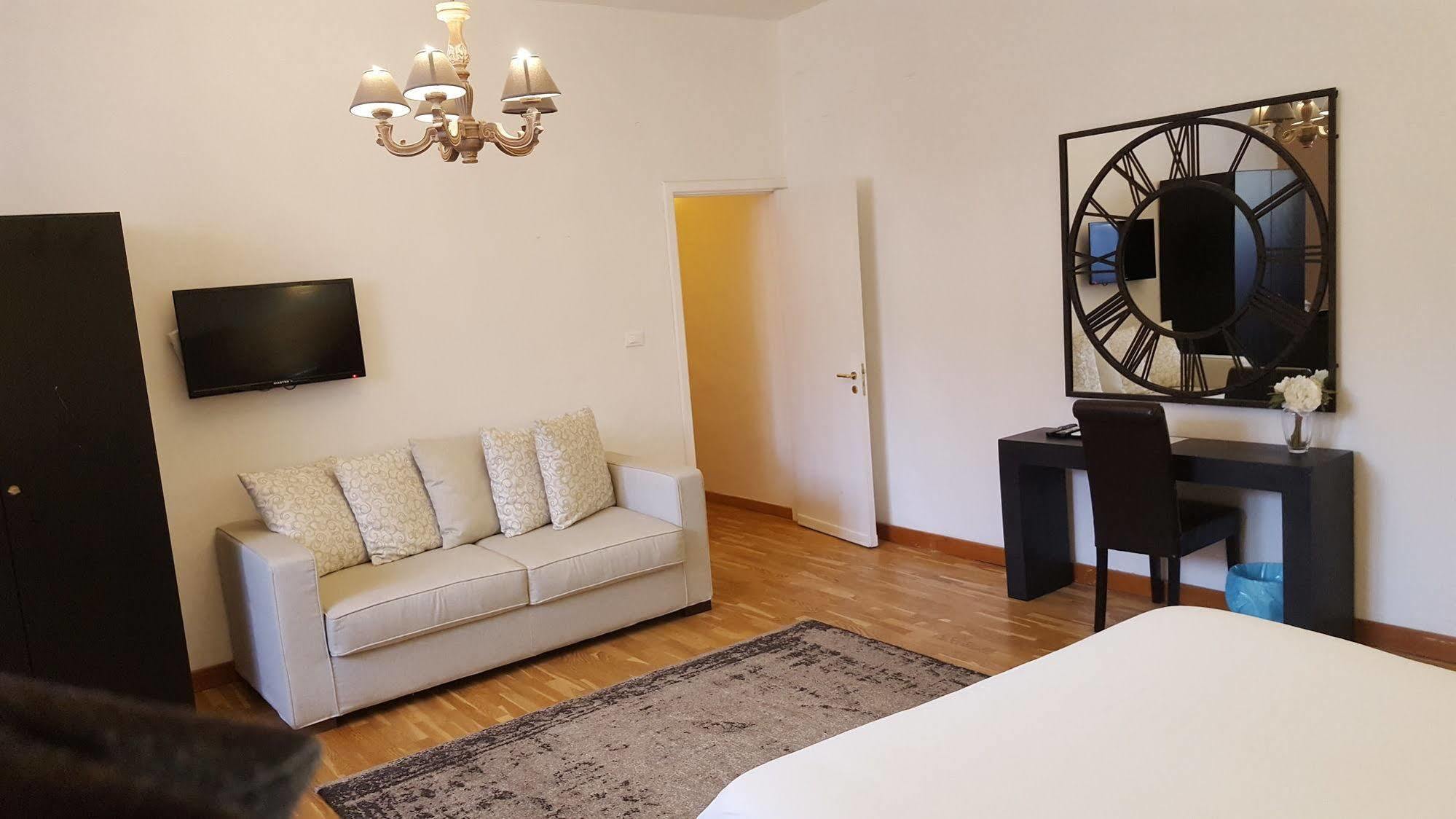 نابولي B&B Palazzo Satriano المظهر الخارجي الصورة