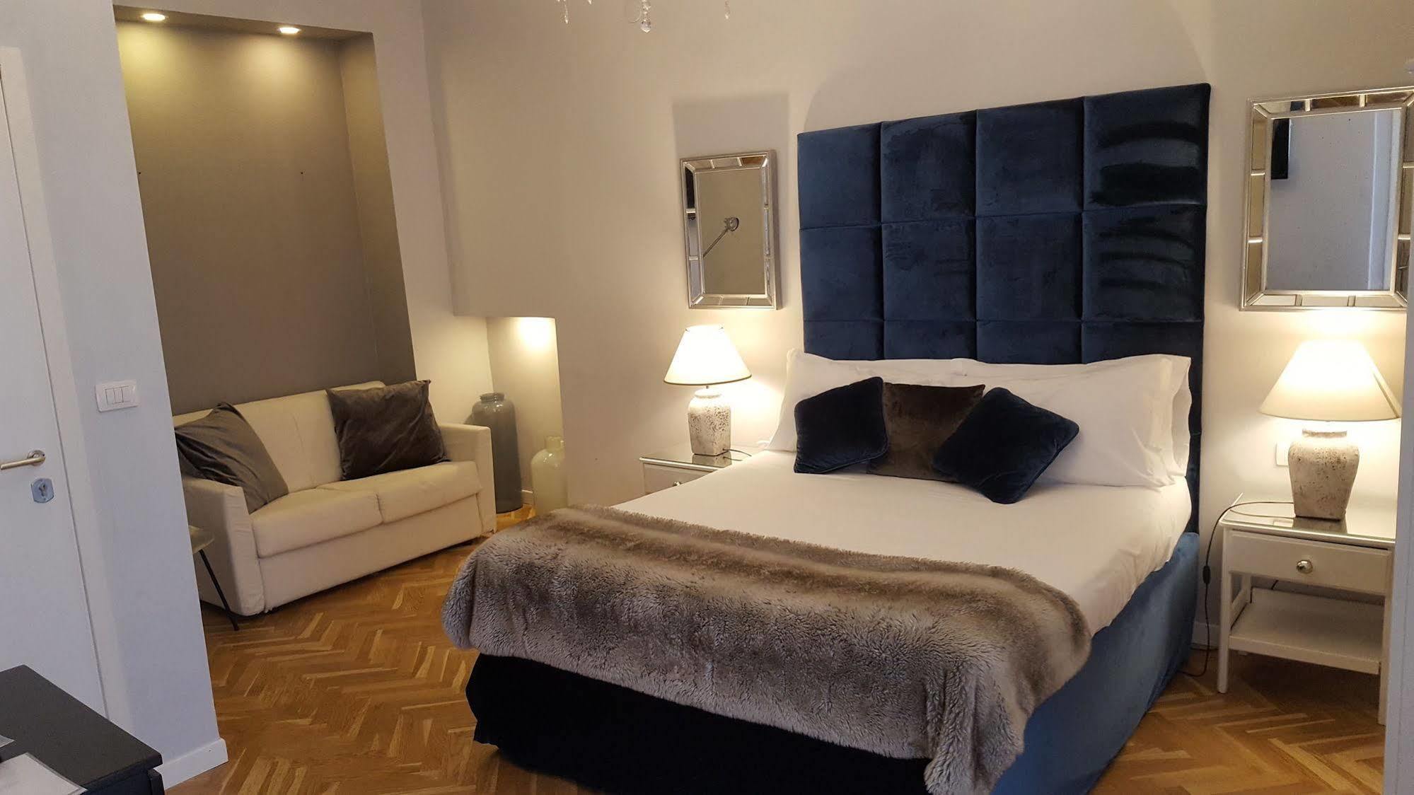 نابولي B&B Palazzo Satriano المظهر الخارجي الصورة