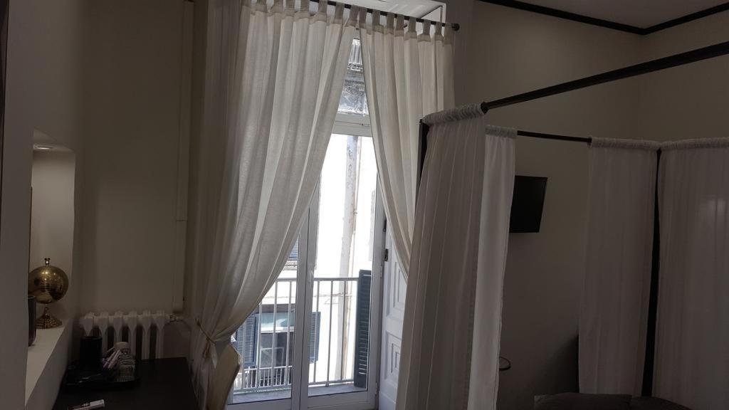 نابولي B&B Palazzo Satriano الغرفة الصورة