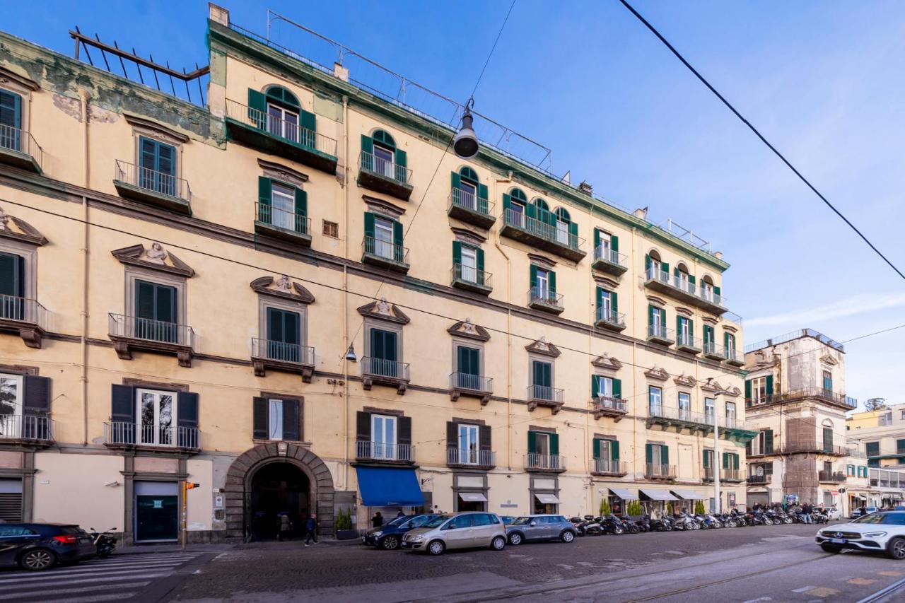 نابولي B&B Palazzo Satriano المظهر الخارجي الصورة