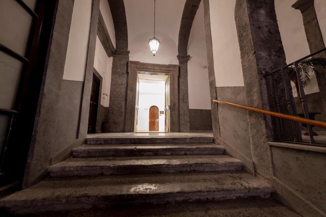 نابولي B&B Palazzo Satriano المظهر الخارجي الصورة