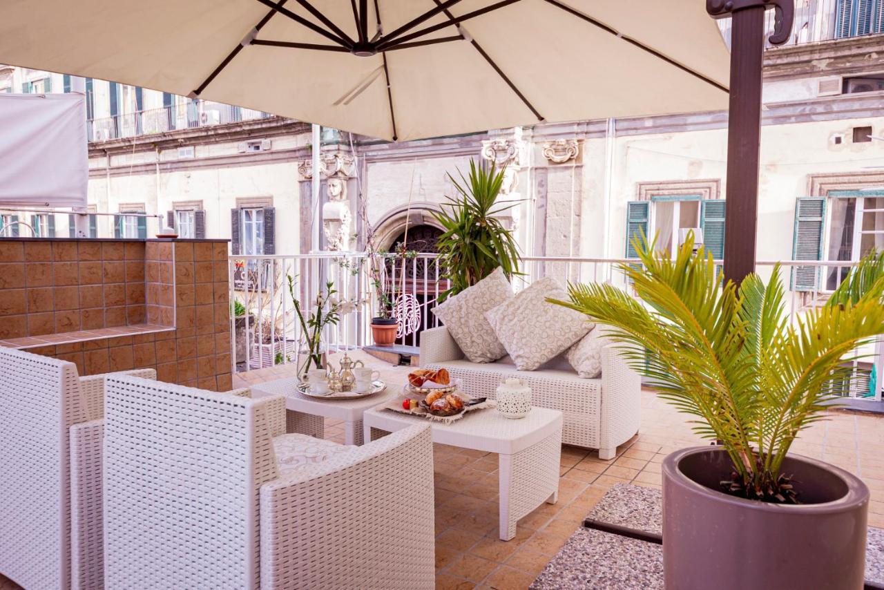 نابولي B&B Palazzo Satriano المظهر الخارجي الصورة