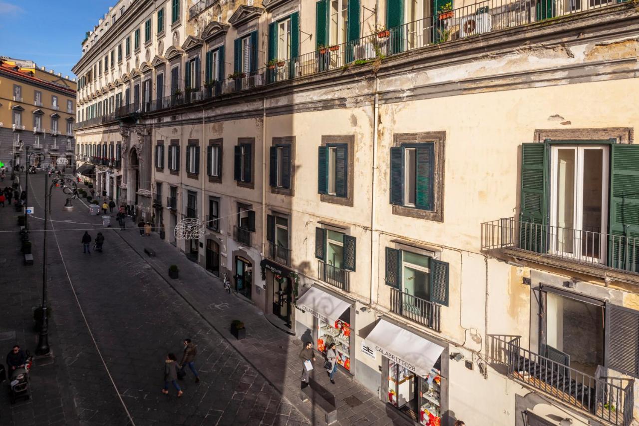 نابولي B&B Palazzo Satriano المظهر الخارجي الصورة