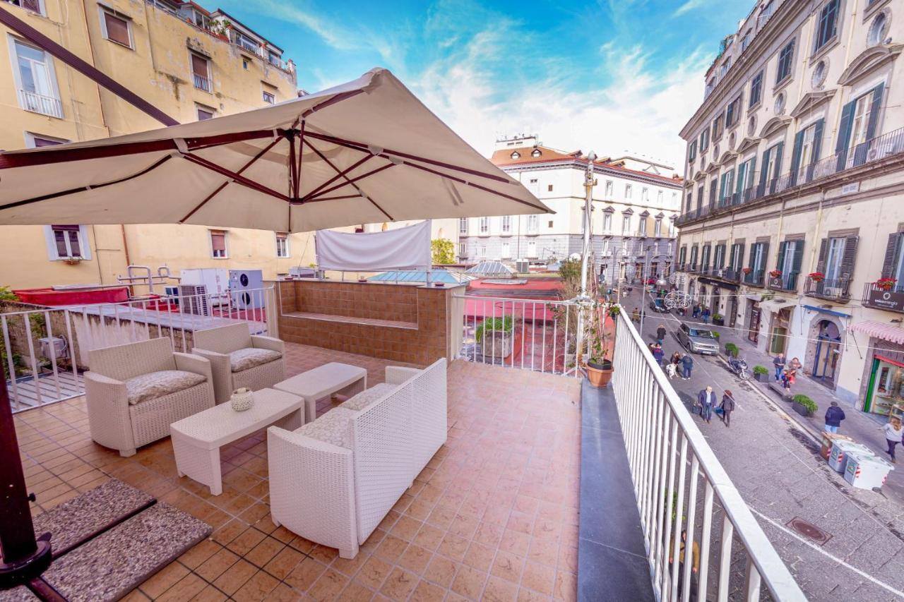 نابولي B&B Palazzo Satriano المظهر الخارجي الصورة