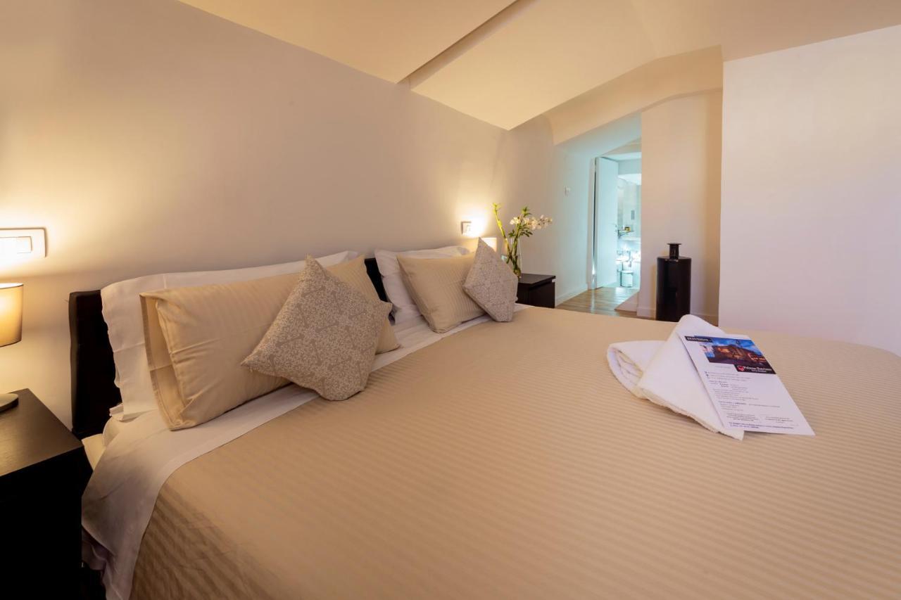 نابولي B&B Palazzo Satriano المظهر الخارجي الصورة